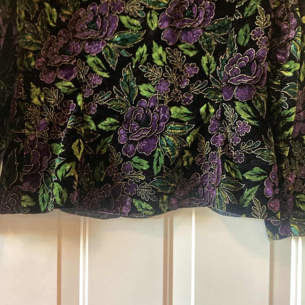 Size 10/12 R&K Evening Black and Purple Floral Jacket with Gold Shimmer Details - Picture 11 of 13